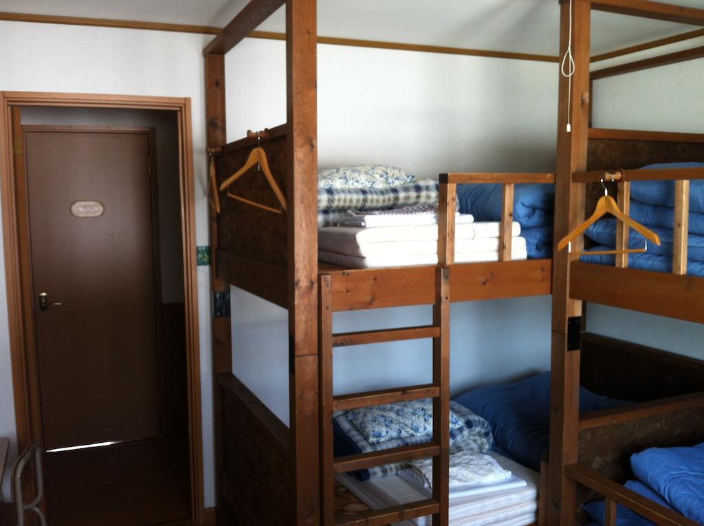 Obihiro Yachiyo Youth Hostel Starry Sky Inn Rum bild
